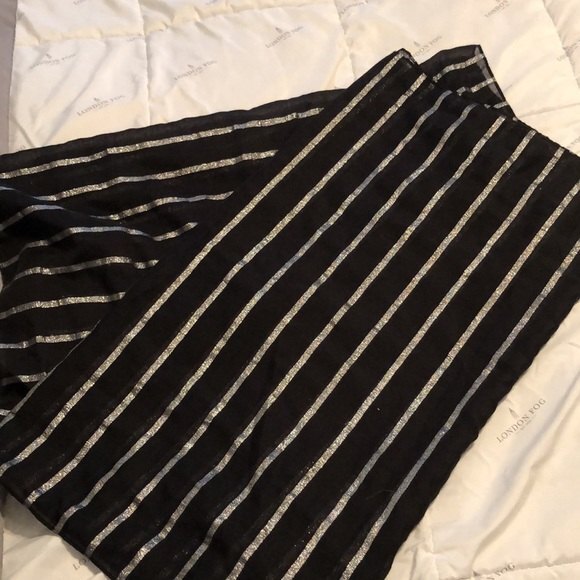 Aerie infinity scarf - Picture 2 of 4